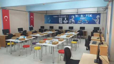 Karataş Borsa İstanbul Çok Programlı Anadolu Lisesi - OKUL FOTO 2019