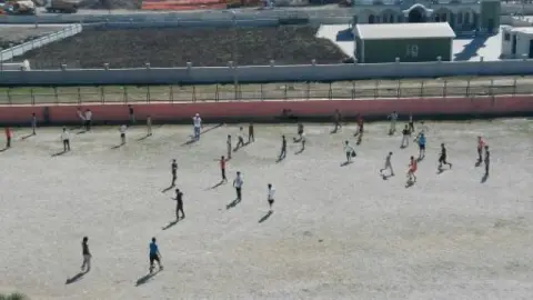 Kaymakam Gürbüz Karakuş Ortaokulu - FUTBOL MÜSABAKALARINDAN KARELER