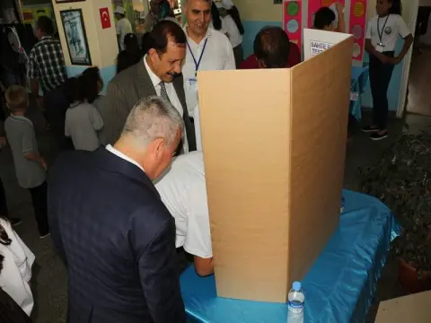 Kozan Şehit Öğretmen Lütfi Ölmez Ortaokulu - Tübitak 4006 Bilim Fuarı