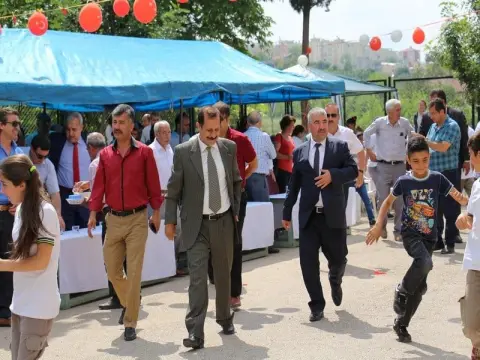 Kozan Şehit Öğretmen Lütfi Ölmez Ortaokulu - Tübitak 4006 Bilim Fuarı