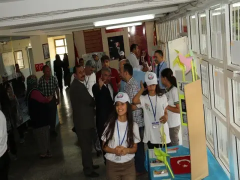 Kozan Şehit Öğretmen Lütfi Ölmez Ortaokulu - Tübitak 4006 Bilim Fuarı