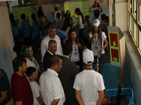 Kozan Şehit Öğretmen Lütfi Ölmez Ortaokulu - Tübitak 4006 Bilim Fuarı