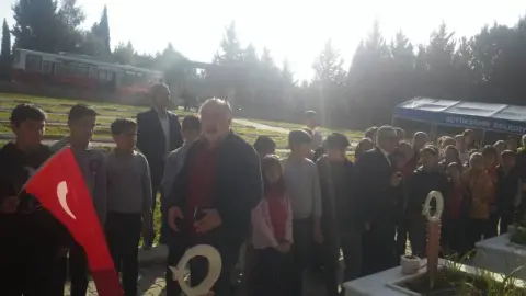Kabasakal Şehit Selçuk Beki Ortaokulu - Sehitlik_Ziyareti