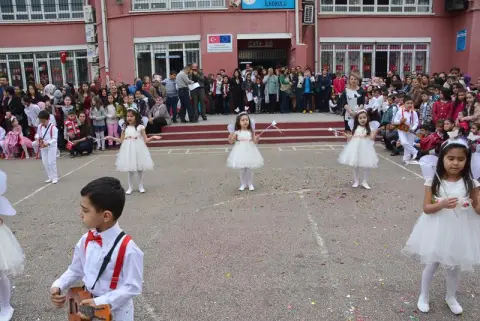 Lütfiye Kısacık İlkokulu - 23 Nisan 2015