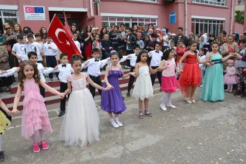 Lütfiye Kısacık İlkokulu - 23 Nisan 2015