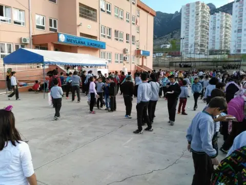 Mevlana İlkokulu - okul resimleri