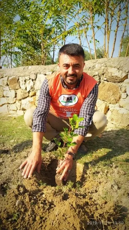 Pekmezci Şehit Bircan İlhanlı Ortaokulu - OKULUMUZ VE TEMA