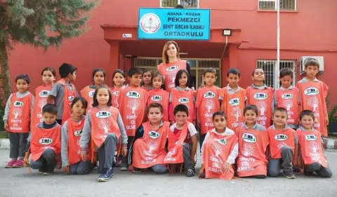 Pekmezci Şehit Bircan İlhanlı Ortaokulu - OKULUMUZ VE TEMA