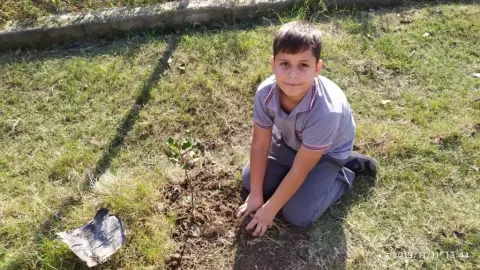 Pekmezci Şehit Bircan İlhanlı Ortaokulu - OKULUMUZ VE TEMA