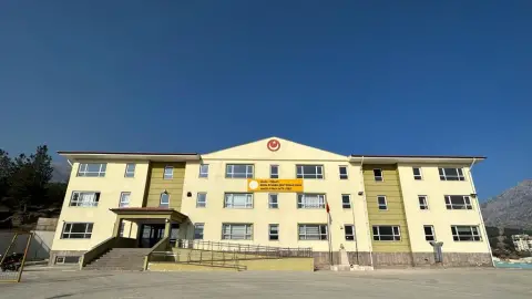 Borsa İstanbul Şehit Erhan Konuk Anadolu İmam Hatip Lisesi - okul