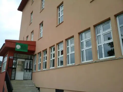 Borsa İstanbul Şehit Erhan Konuk Anadolu İmam Hatip Lisesi - pansiyon