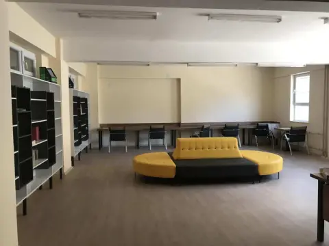 Borsa İstanbul Şehit Erhan Konuk Anadolu İmam Hatip Lisesi - okul