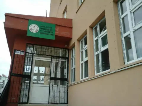 Borsa İstanbul Şehit Erhan Konuk Anadolu İmam Hatip Lisesi - pansiyon