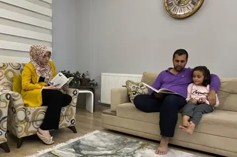 Atatürk İlkokulu - OKUYAN AİLENİN OKUYAN ÇOCUĞU