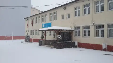 Pozantı İmam Hatip Ortaokulu - okul