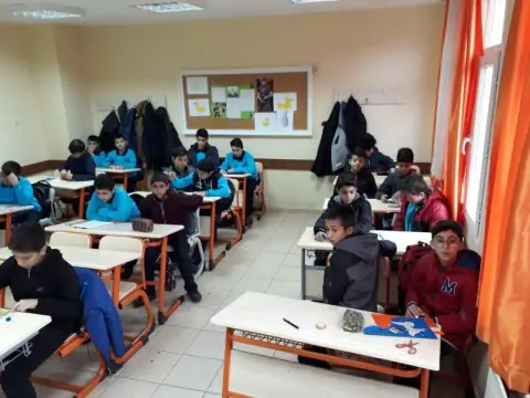 Pozantı İmam Hatip Ortaokulu - okul