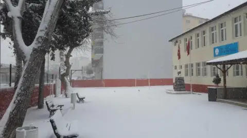 Pozantı İmam Hatip Ortaokulu - okul