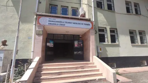 Ramazanoğlu Ticaret Mesleki ve Teknik Anadolu Lisesi - Okulumuzdan Kareler