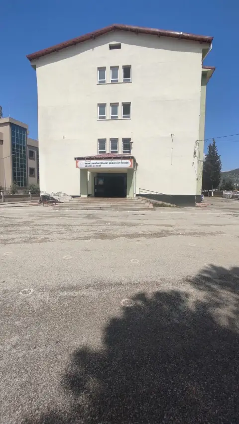 Ramazanoğlu Ticaret Mesleki ve Teknik Anadolu Lisesi - Okulumuzdan Kareler