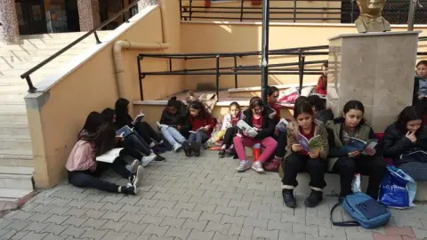 Recep Birsin Özen Ortaokulu - Kitap Fuarı