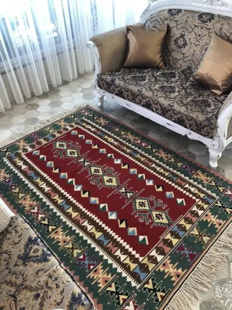 Saimbeyli Şehit Adil Ay Halk Eğitimi Merkezi - Kilimlerimiz