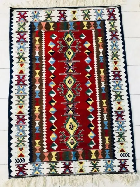 Saimbeyli Şehit Adil Ay Halk Eğitimi Merkezi - Kilimlerimiz