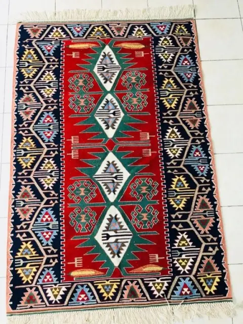 Saimbeyli Şehit Adil Ay Halk Eğitimi Merkezi - Kilimlerimiz