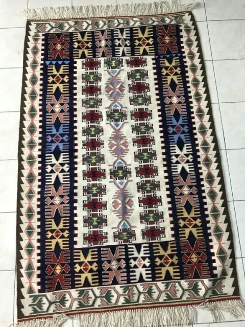 Saimbeyli Şehit Adil Ay Halk Eğitimi Merkezi - Kilimlerimiz