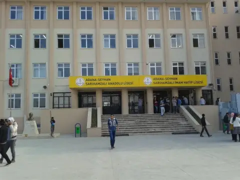 Sarıhamzalı Anadolu Lisesi - Okul
