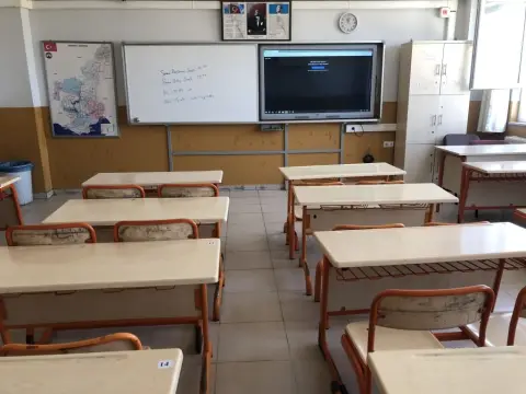 Şehit Hüseyin Avni Bey Ortaokulu - Okul Fotoğrafları