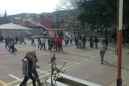Şehit Sefa İzbudak Ortaokulu - Okul Resmi