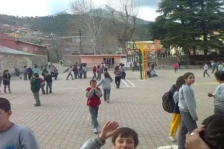Şehit Sefa İzbudak Ortaokulu - Okul Resmi