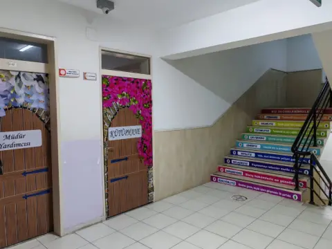 Şehit Yusuf Aktan Kız Anadolu Lisesi - OKUL RESİMLERİ