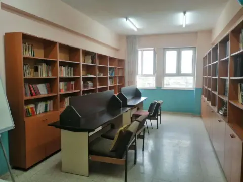 Semiha Uruninandı Ortaokulu - kütüphane
