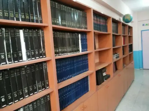Semiha Uruninandı Ortaokulu - kütüphane