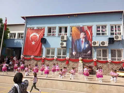 Bahçeşehir İlkokulu - 23 nisan