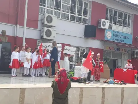 Turgut Reis İlkokulu - 12 MART MEHMET AKİF ERSOYU ANMA VE İSTİKLAL MARŞININ KABULÜ