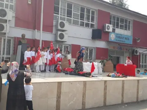 Turgut Reis İlkokulu - 12 MART MEHMET AKİF ERSOYU ANMA VE İSTİKLAL MARŞININ KABULÜ