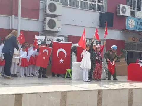 Turgut Reis İlkokulu - 12 MART MEHMET AKİF ERSOYU ANMA VE İSTİKLAL MARŞININ KABULÜ