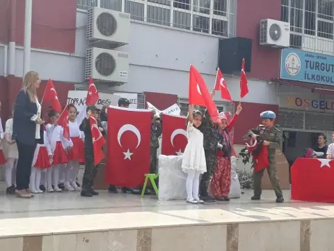 Turgut Reis İlkokulu - 12 MART MEHMET AKİF ERSOYU ANMA VE İSTİKLAL MARŞININ KABULÜ
