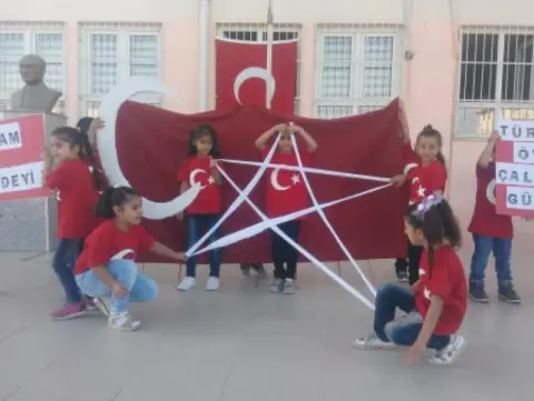 Seyit Ali Onbaşı İlkokulu - CUMHURİYET BAYRAMI