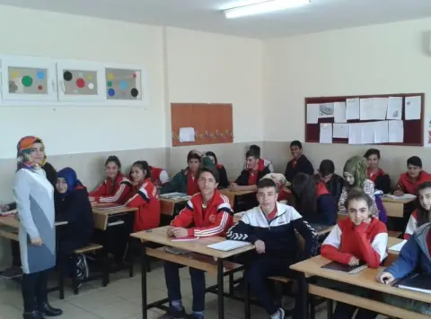 Şehit Zeynep Sağır Anadolu Lisesi - OKUL FOTO