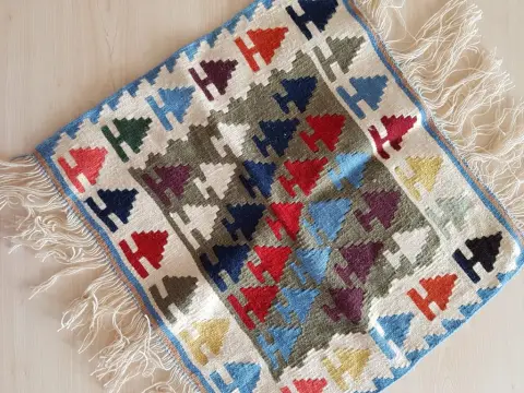 Tufanbeyli Halk Eğitimi Merkezi - Yöresel Kilim Dokuma