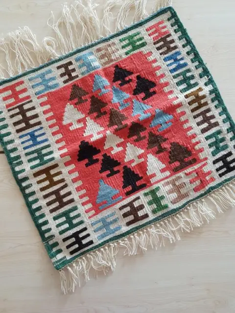 Tufanbeyli Halk Eğitimi Merkezi - Yöresel Kilim Dokuma