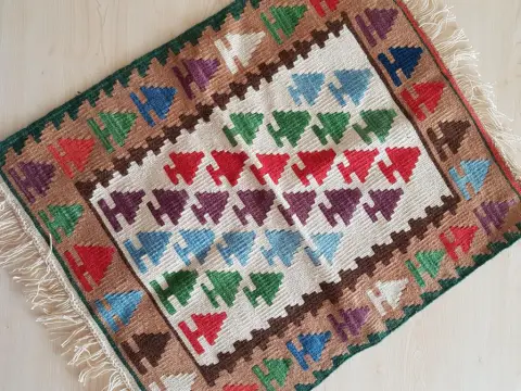 Tufanbeyli Halk Eğitimi Merkezi - Yöresel Kilim Dokuma