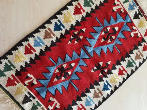Tufanbeyli Halk Eğitimi Merkezi - Yöresel Kilim Dokuma