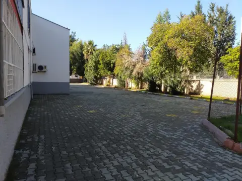 Turhan Cemal Beriker İlkokulu - okulumuz