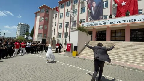 Vehbi Güzel Kız Mesleki ve Teknik Anadolu Lisesi - Albüm