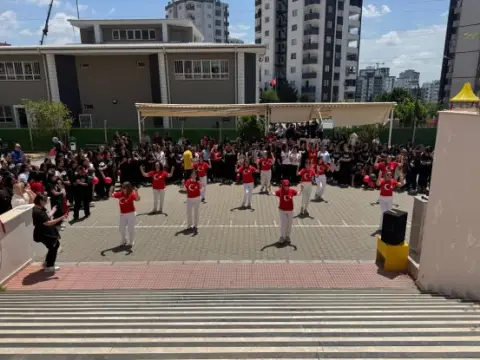 Vehbi Güzel Kız Mesleki ve Teknik Anadolu Lisesi - Albüm