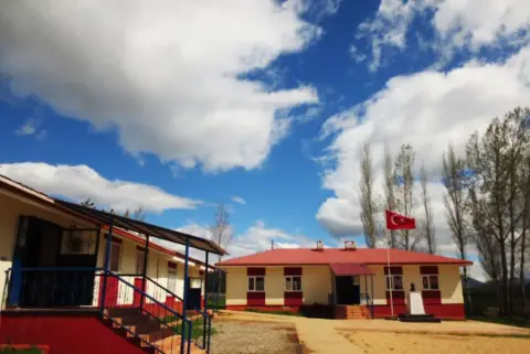Yamanlı İlkokulu - Okulumuz